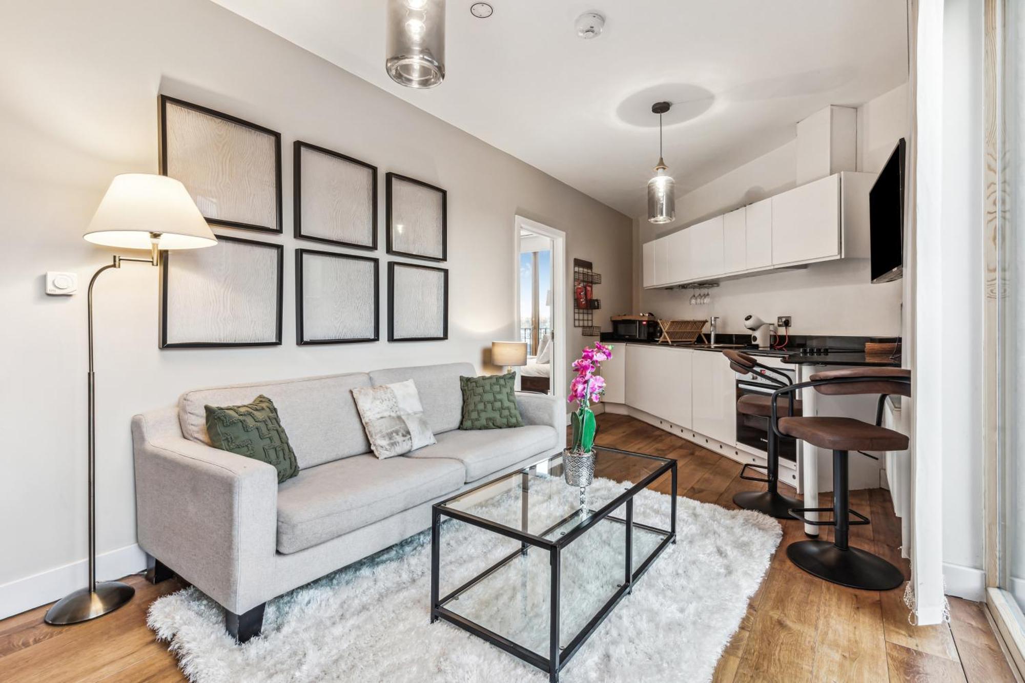 Modern Designed 2 Bed Penthouse Sleeps Five Appartamento Londra